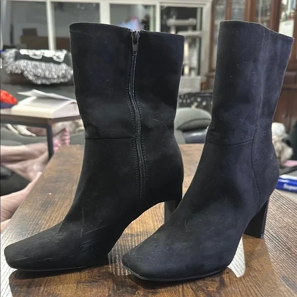 Elegant Black Suede Ankle Boots JustFab - Lilliana Heeled Bootie EUC - Picture 5 of 10